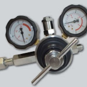 Regulator imper piston for high flow and high pressure
