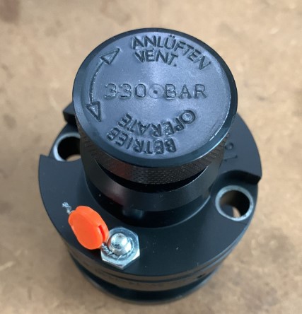 LW compressor Safety Valve 330bar P/N: 001816
